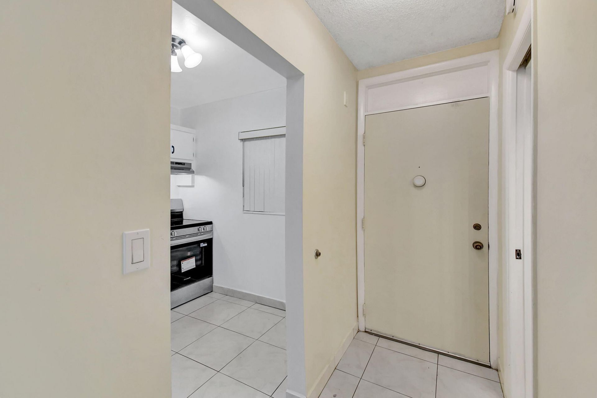 3090 NW 46th Avenue, Unit 105c, Lauderdale Lakes, FL 33313 Photo