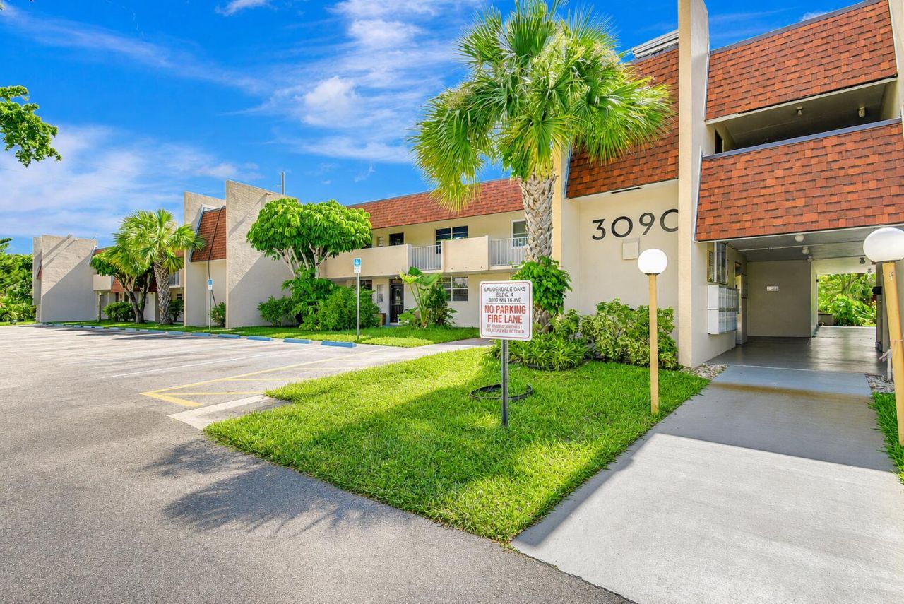 3090 NW 46th Avenue, Unit 105c, Lauderdale Lakes, FL 33313 Photo