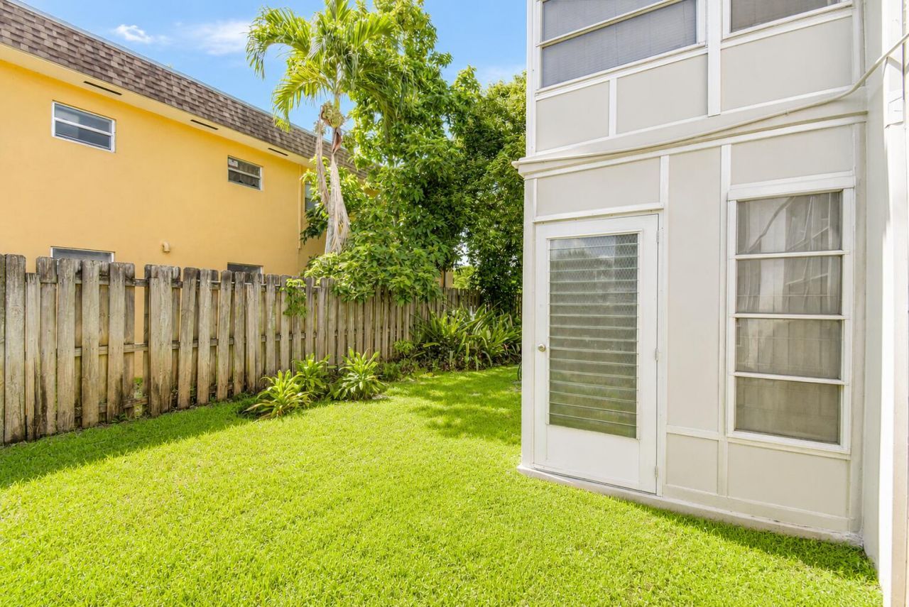 3090 NW 46th Avenue, Unit 105c, Lauderdale Lakes, FL 33313 Photo