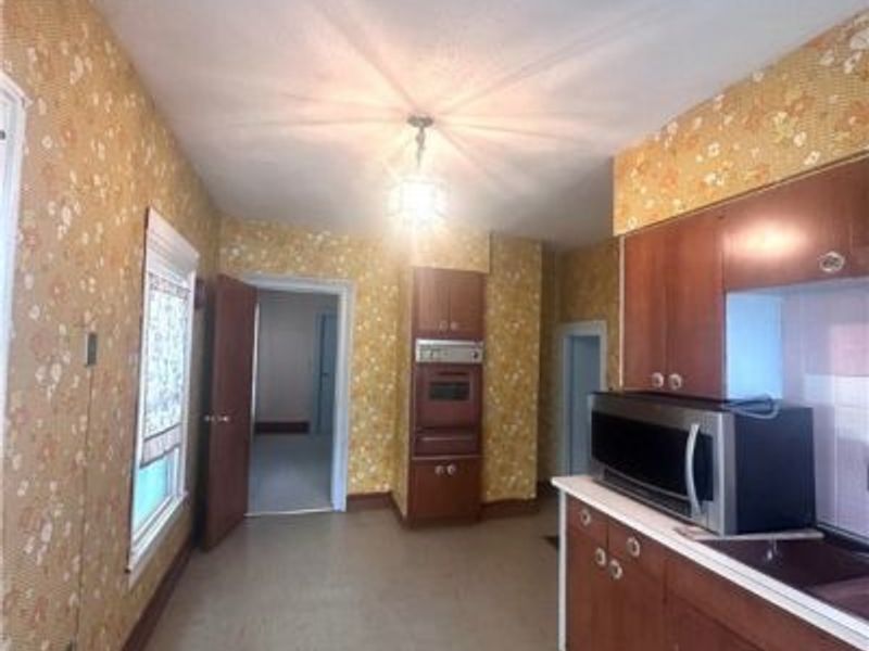 1386 E 53 th Street, Cleveland, OH 44103 Photo 2
