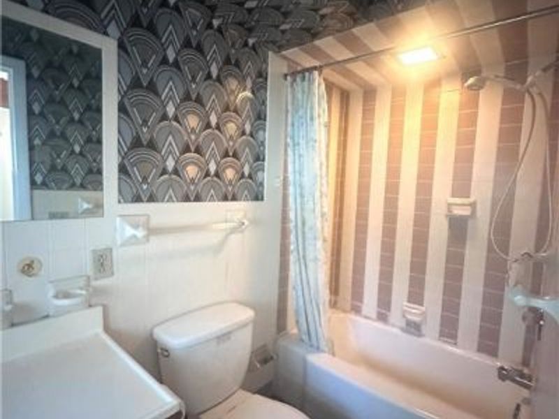 1386 E 53 th Street, Cleveland, OH 44103 Photo 8