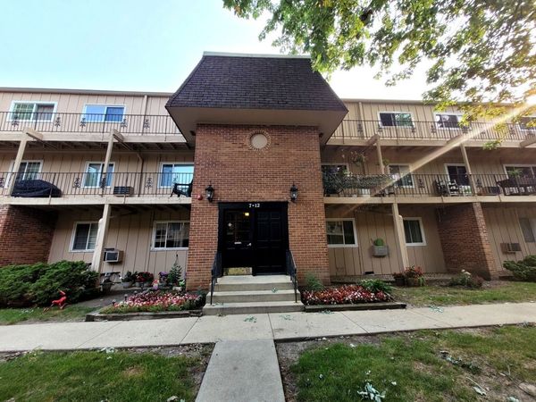2402 Algonquin Road, Unit 9, Rolling Meadows, IL 60008