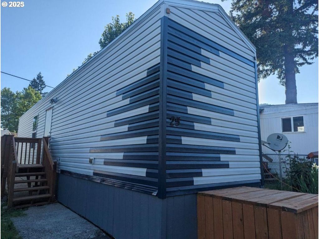 334 E 5th Ave, Riddle, OR 97469 Main Photo