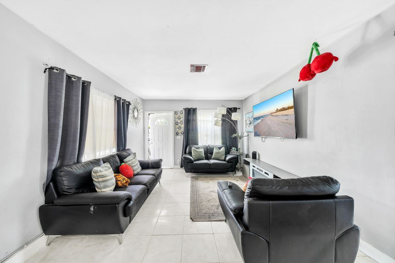 808 41st Street, West Palm Beach, FL 33407 Photo