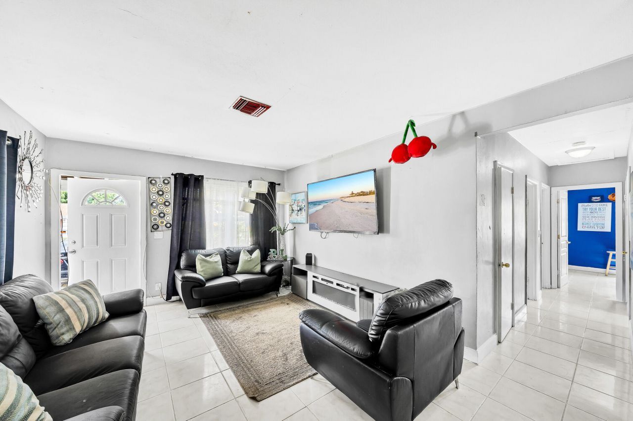 808 41st Street, West Palm Beach, FL 33407 Photo