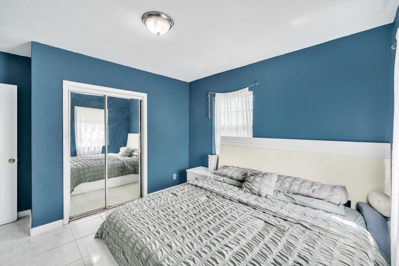 808 41st Street, West Palm Beach, FL 33407 Photo