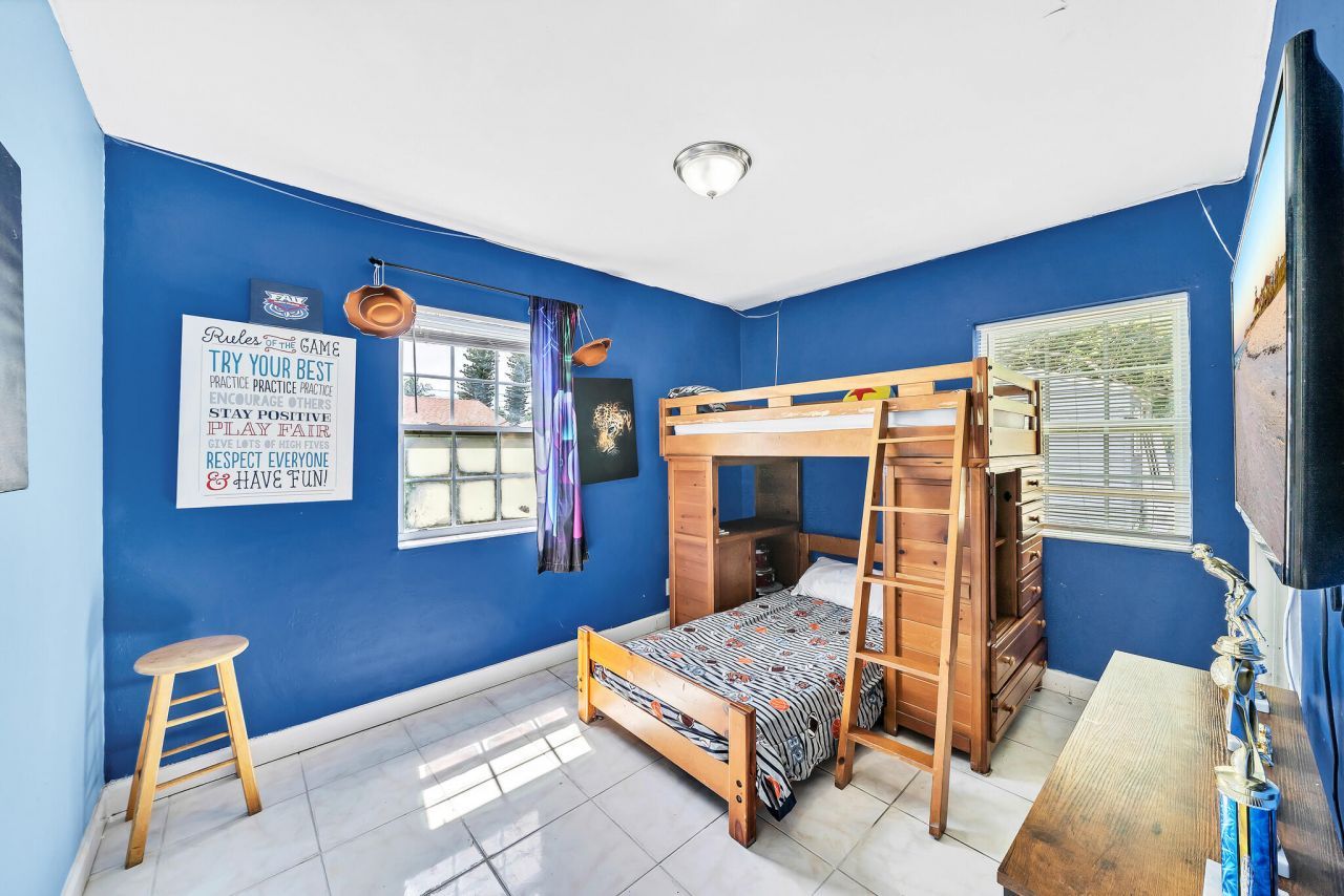 808 41st Street, West Palm Beach, FL 33407 Photo