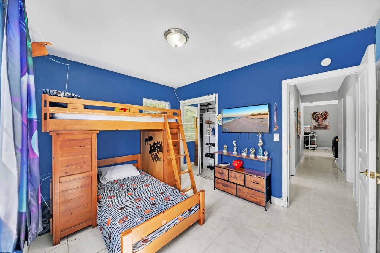 808 41st Street, West Palm Beach, FL 33407 Photo