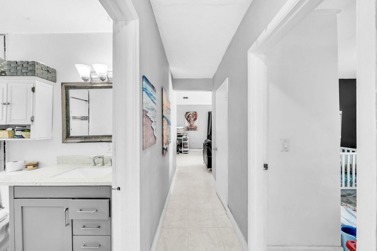 808 41st Street, West Palm Beach, FL 33407 Photo