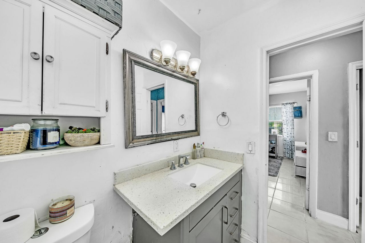 808 41st Street, West Palm Beach, FL 33407 Photo