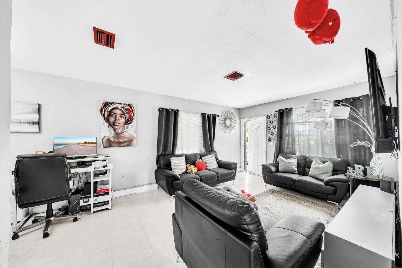 808 41st Street, West Palm Beach, FL 33407 Photo