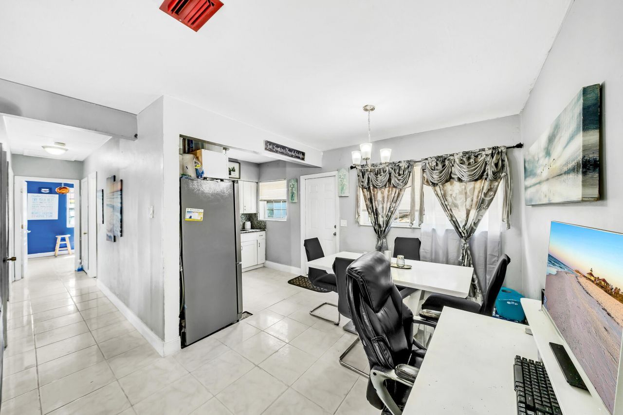 808 41st Street, West Palm Beach, FL 33407 Photo