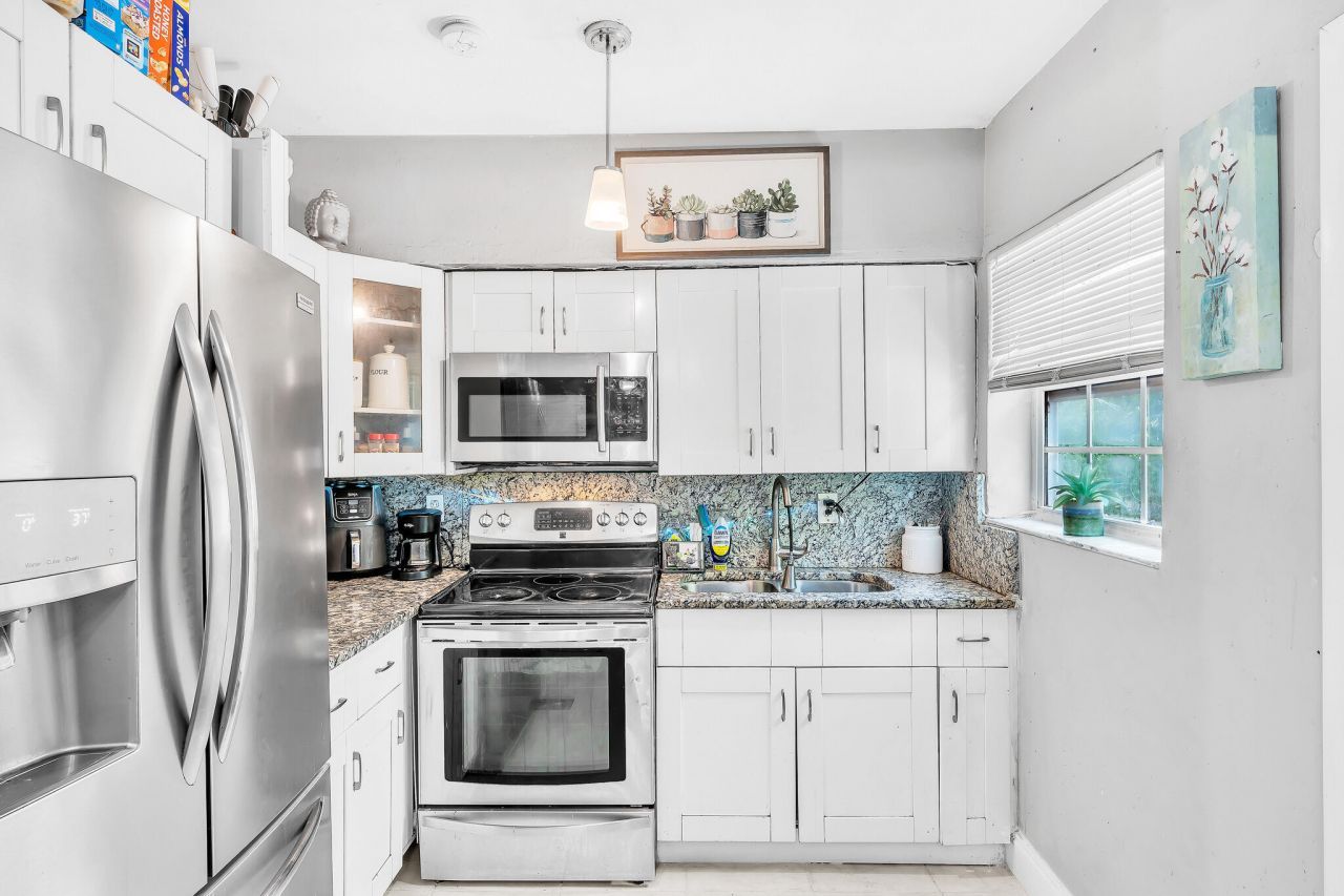 808 41st Street, West Palm Beach, FL 33407 Photo