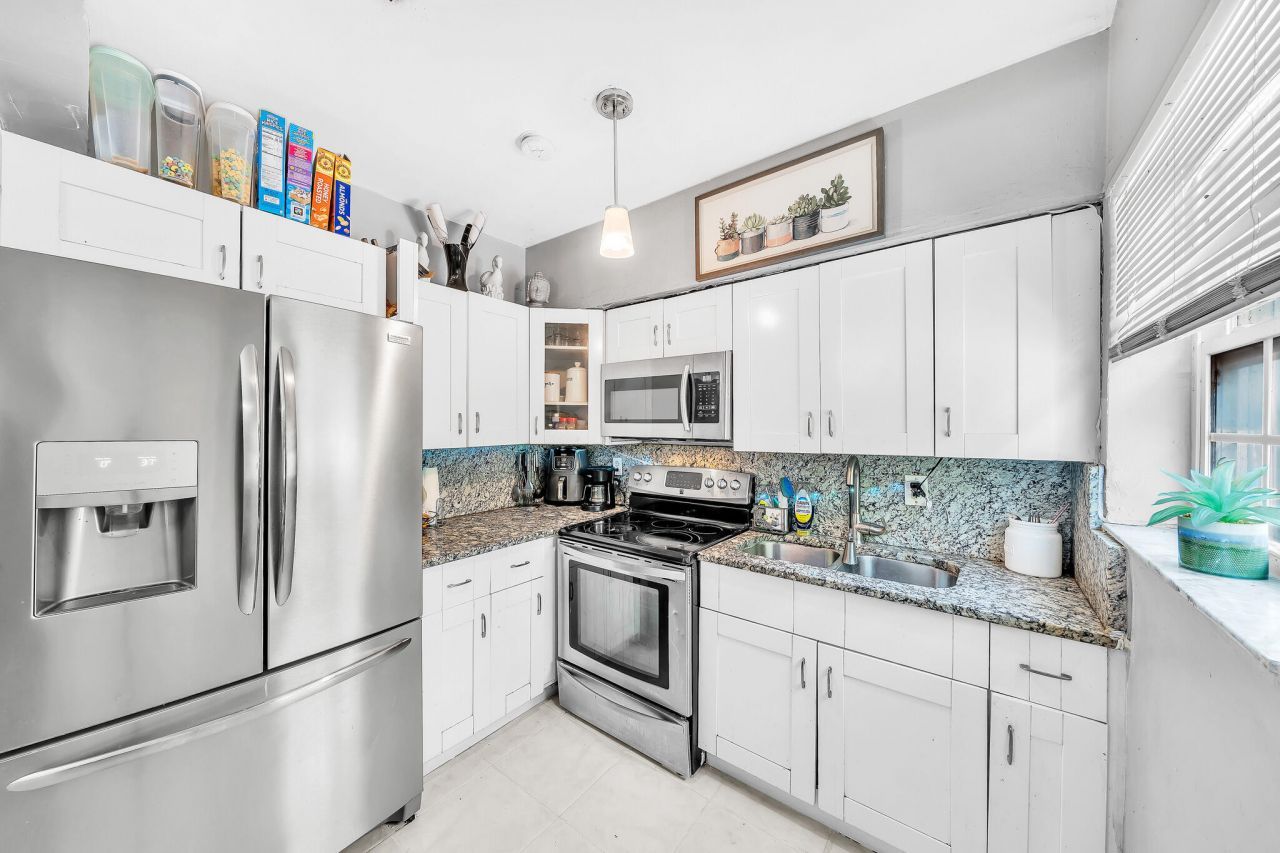 808 41st Street, West Palm Beach, FL 33407 Photo