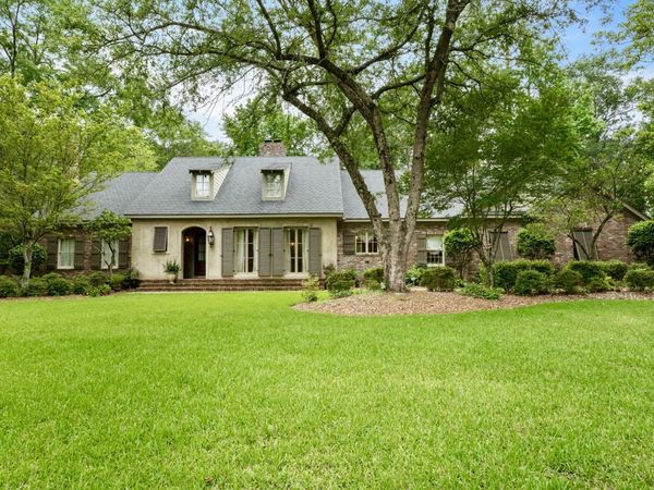 112 Heatherwood Dr., Hattiesburg, MS 39402