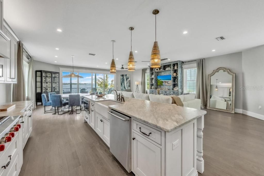 112 11th Street S, Bradenton Beach, FL 34217 Photo