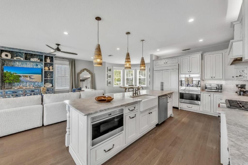 112 11th Street S, Bradenton Beach, FL 34217 Photo