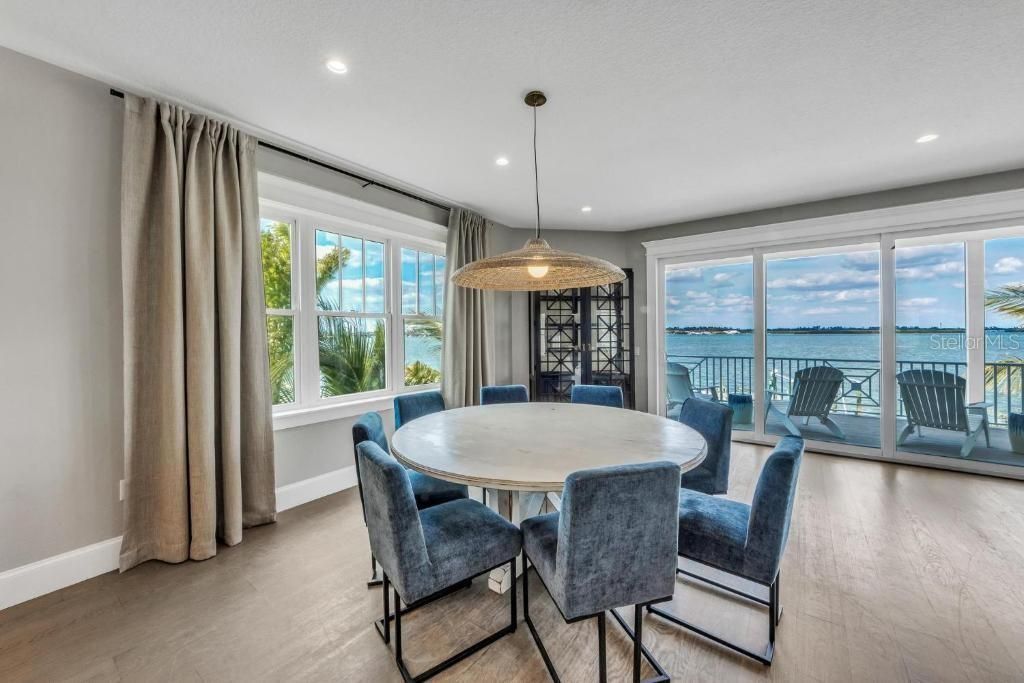 112 11th Street S, Bradenton Beach, FL 34217 Photo