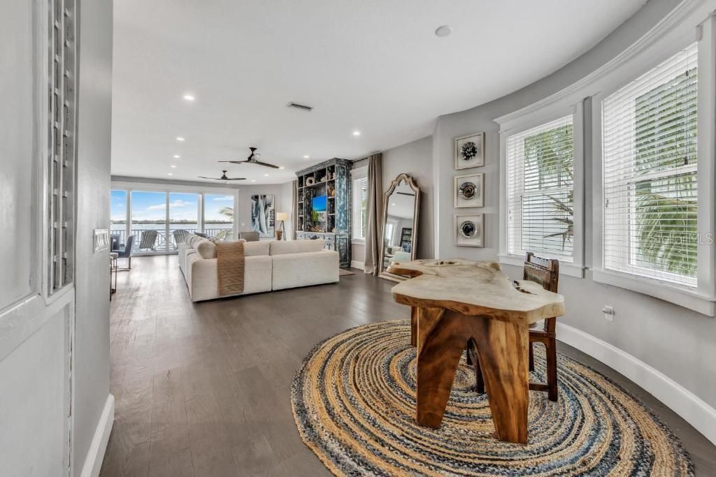 112 11th Street S, Bradenton Beach, FL 34217 Photo