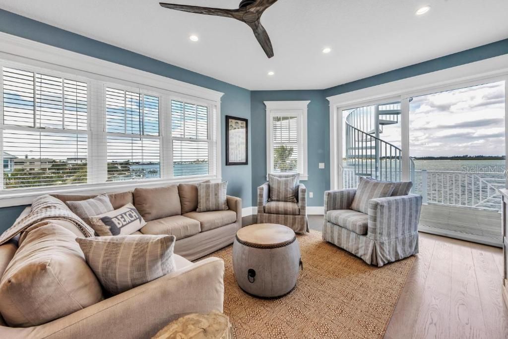 112 11th Street S, Bradenton Beach, FL 34217 Photo