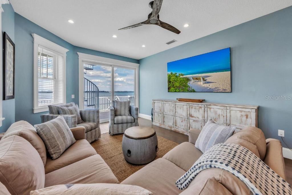 112 11th Street S, Bradenton Beach, FL 34217 Photo