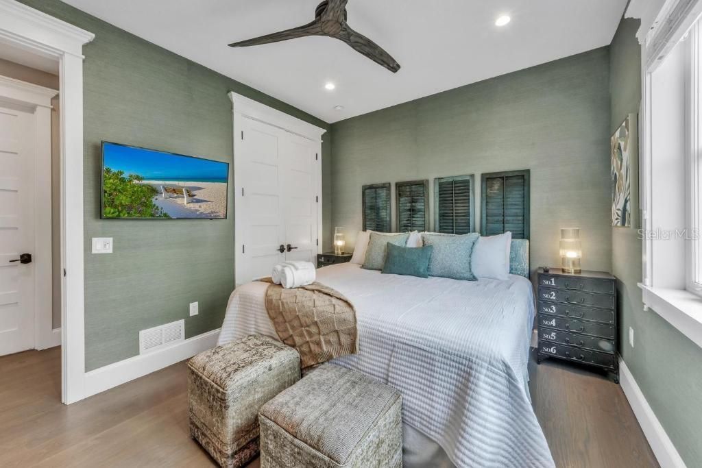 112 11th Street S, Bradenton Beach, FL 34217 Photo