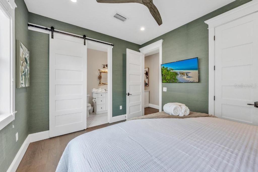 112 11th Street S, Bradenton Beach, FL 34217 Photo