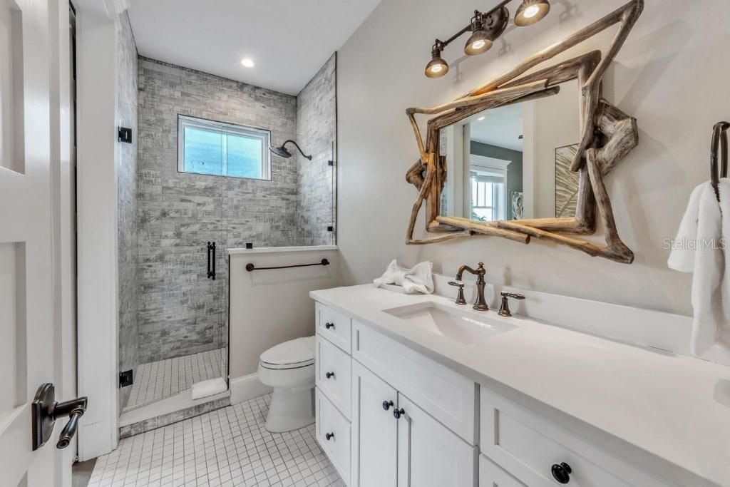 112 11th Street S, Bradenton Beach, FL 34217 Photo