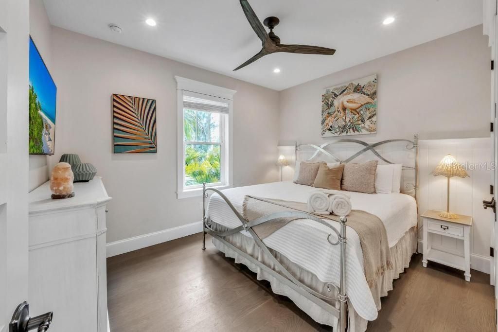 112 11th Street S, Bradenton Beach, FL 34217 Photo