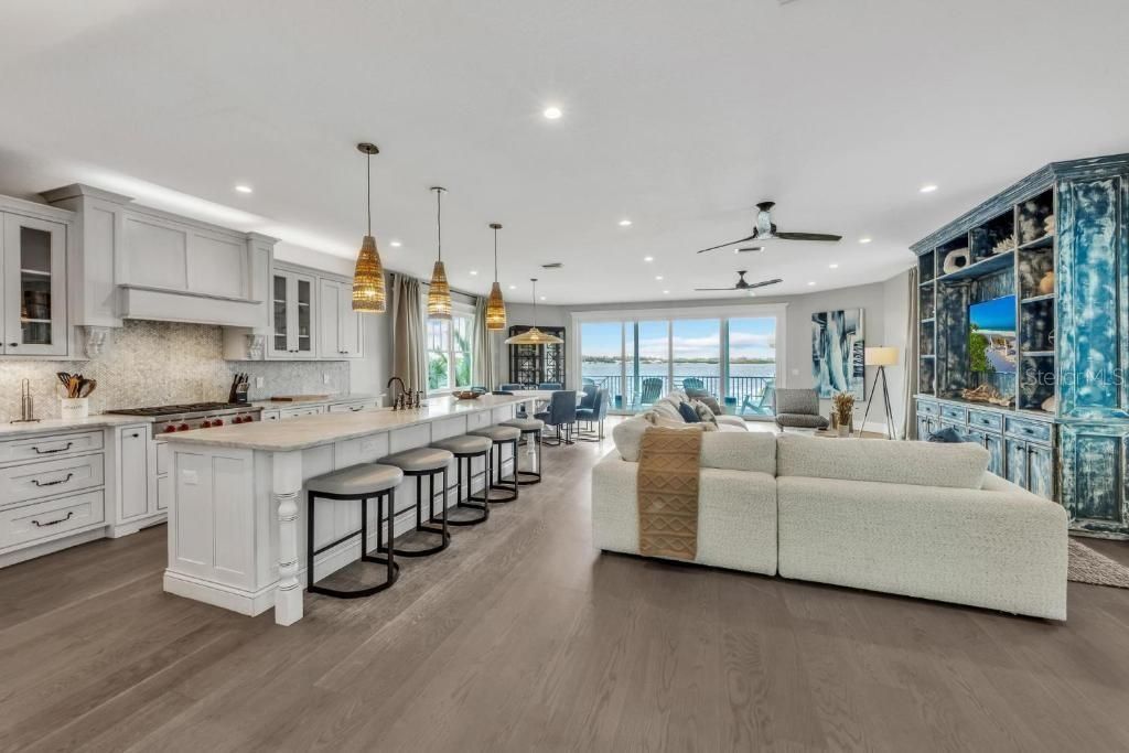 112 11th Street S, Bradenton Beach, FL 34217 Photo