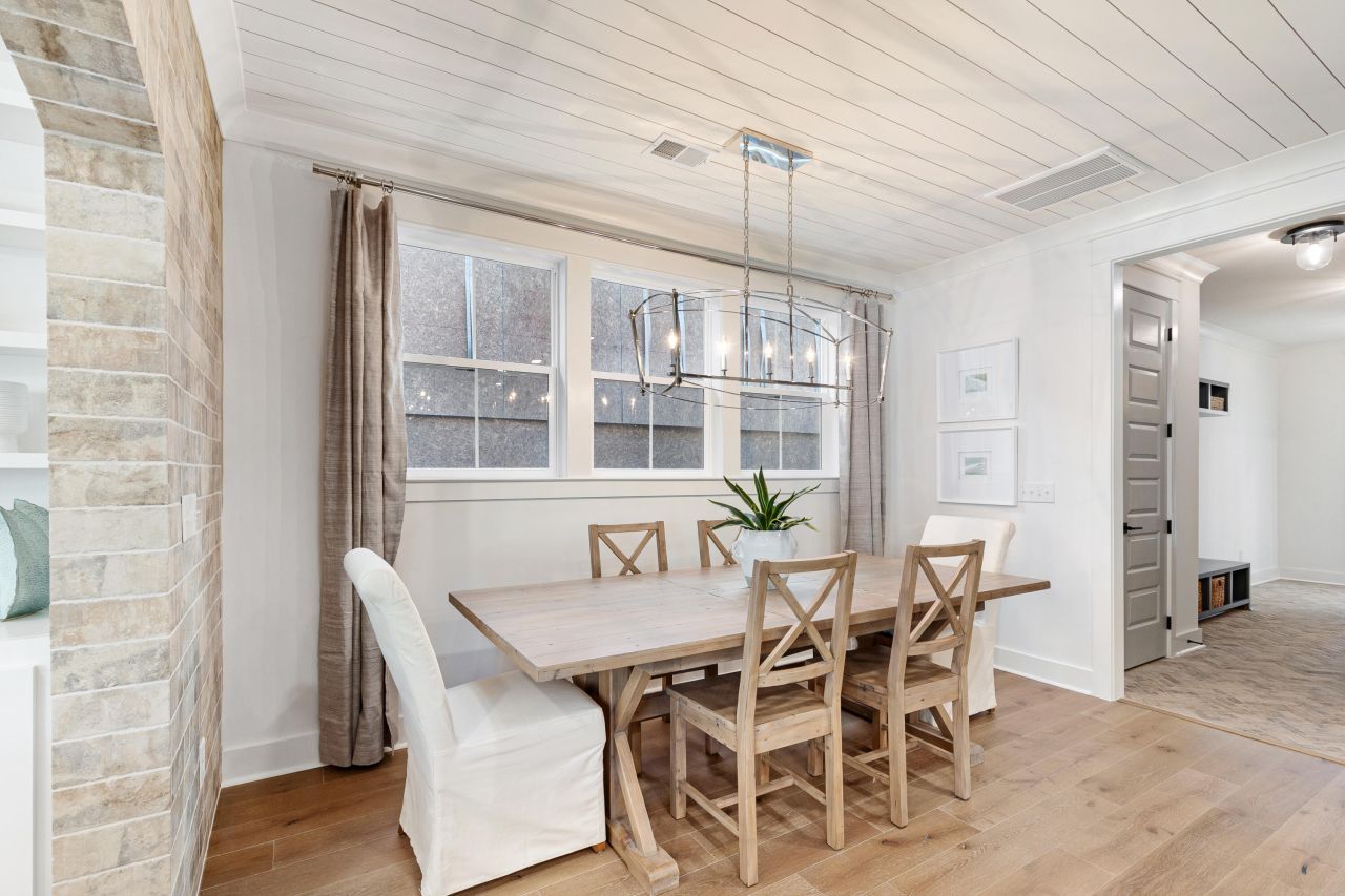 5122 Hut Crk Road Photo 13