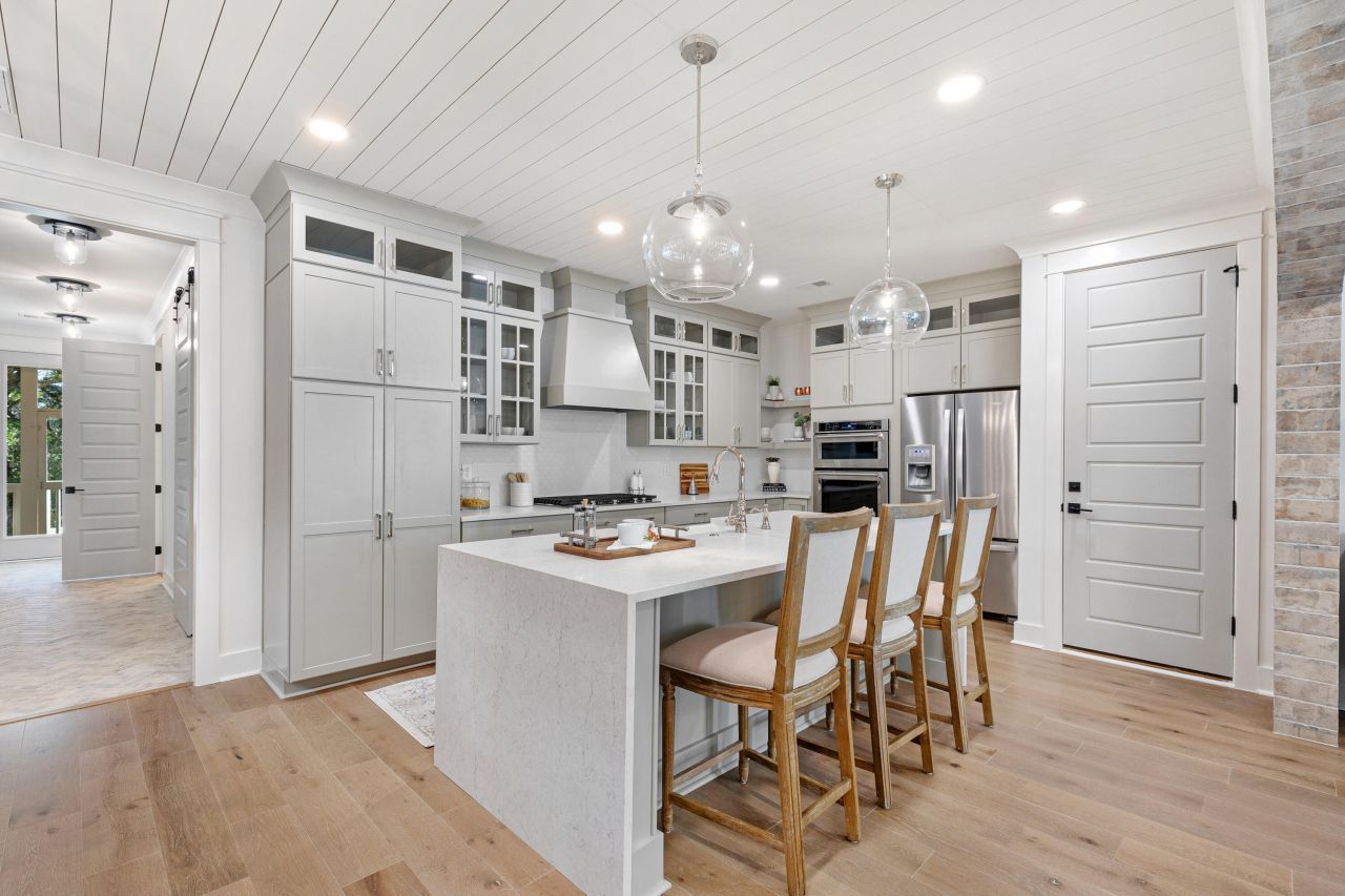 5122 Hut Crk Road Photo 9