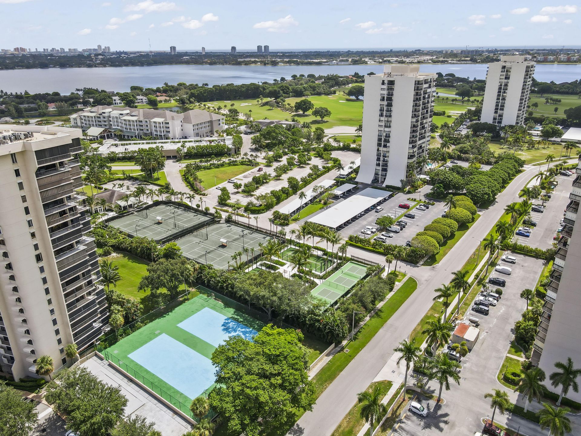 2425 Presidential Way, Unit 1006, West Palm Beach, FL 33401 Photo