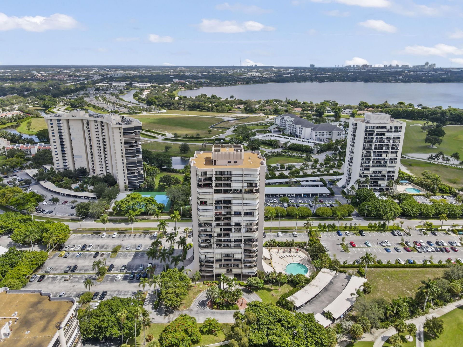 2425 Presidential Way, Unit 1006, West Palm Beach, FL 33401 Photo