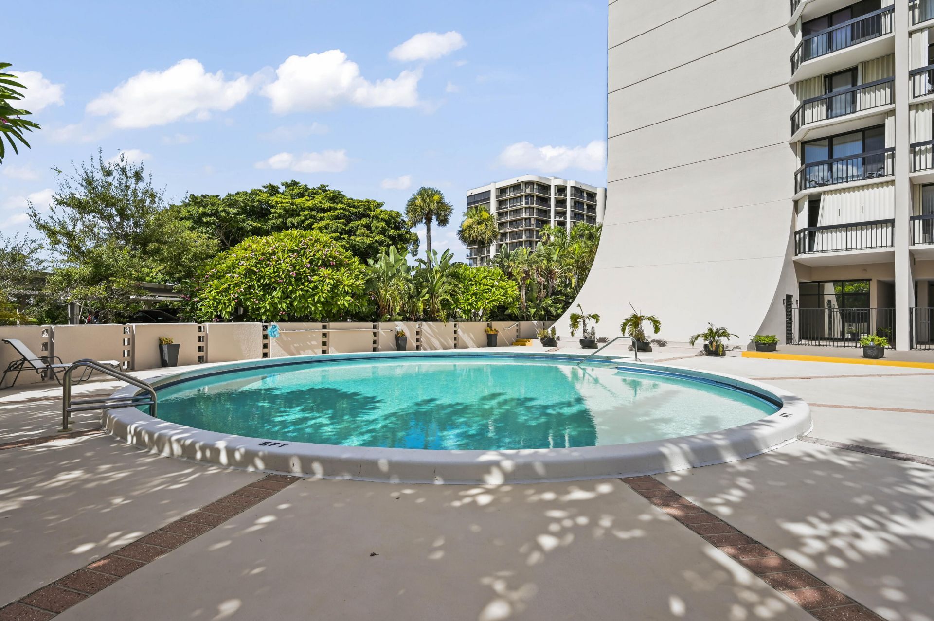 2425 Presidential Way, Unit 1006, West Palm Beach, FL 33401 Photo