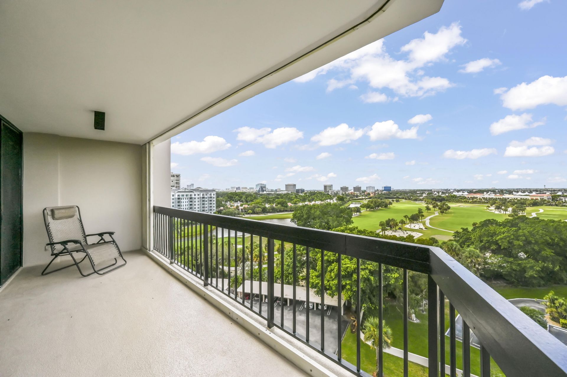 2425 Presidential Way, Unit 1006, West Palm Beach, FL 33401 Photo