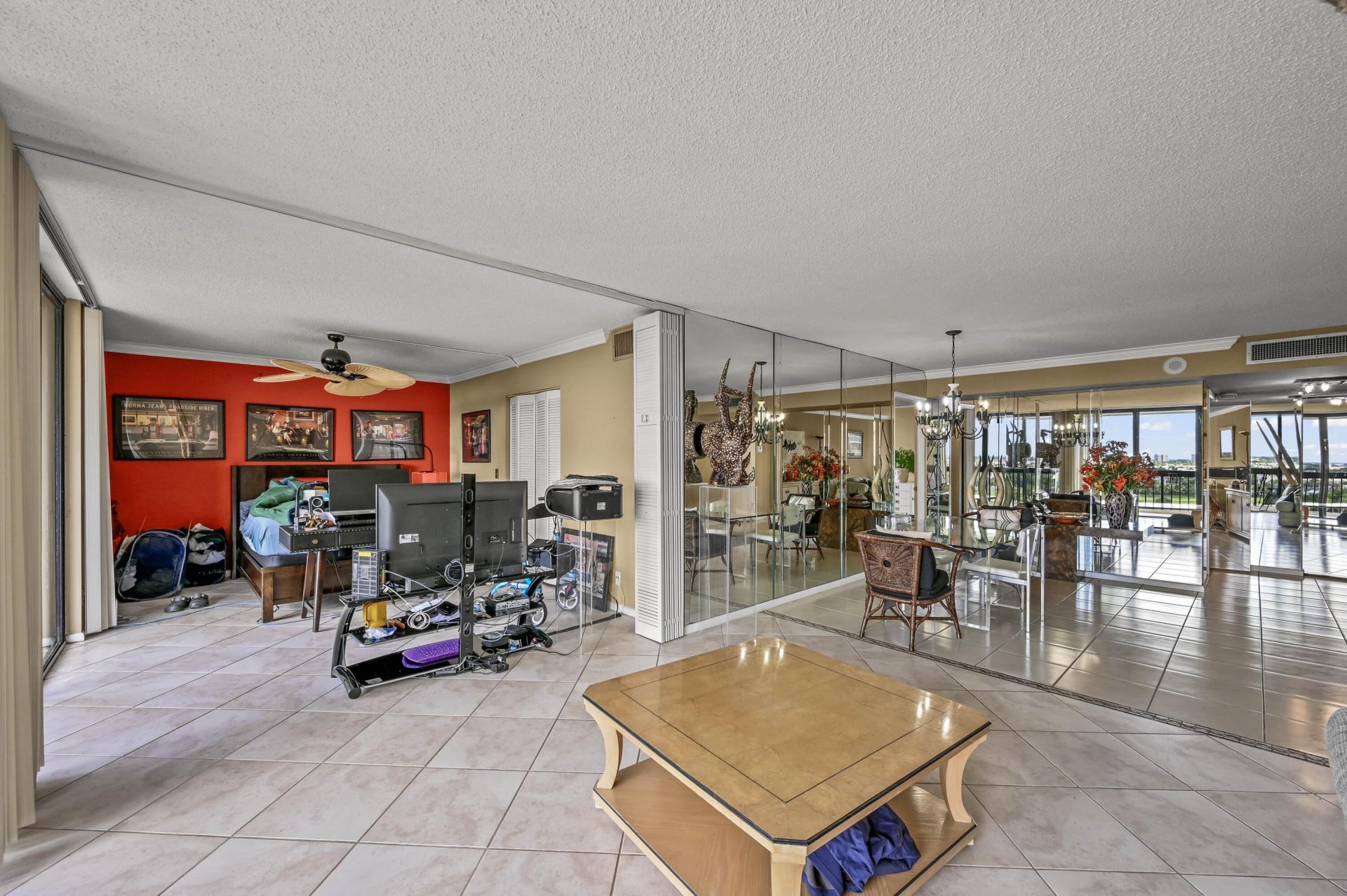 2425 Presidential Way, Unit 1006, West Palm Beach, FL 33401 Photo
