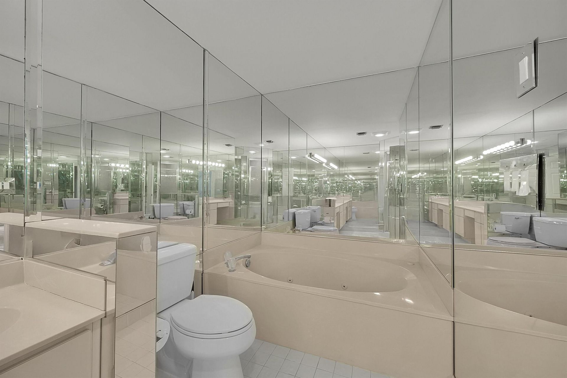 17094 Boca Club Boulevard, Unit 4, Boca Raton, FL 33487 Photo