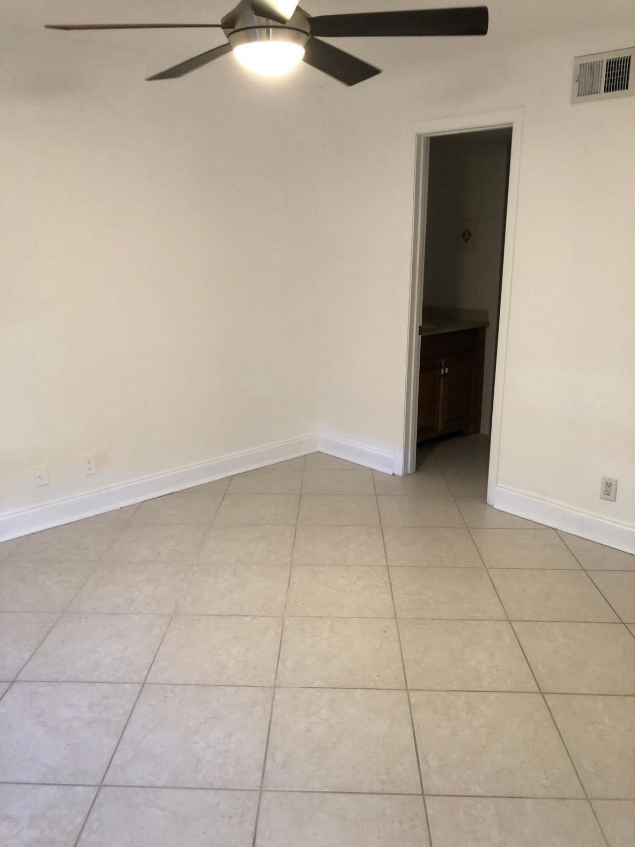 21911 Lake Forest Circle, Unit 204, Boca Raton, FL 33433 Photo
