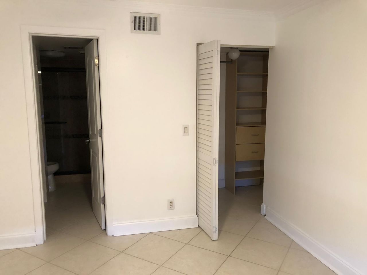 21911 Lake Forest Circle, Unit 204, Boca Raton, FL 33433 Photo