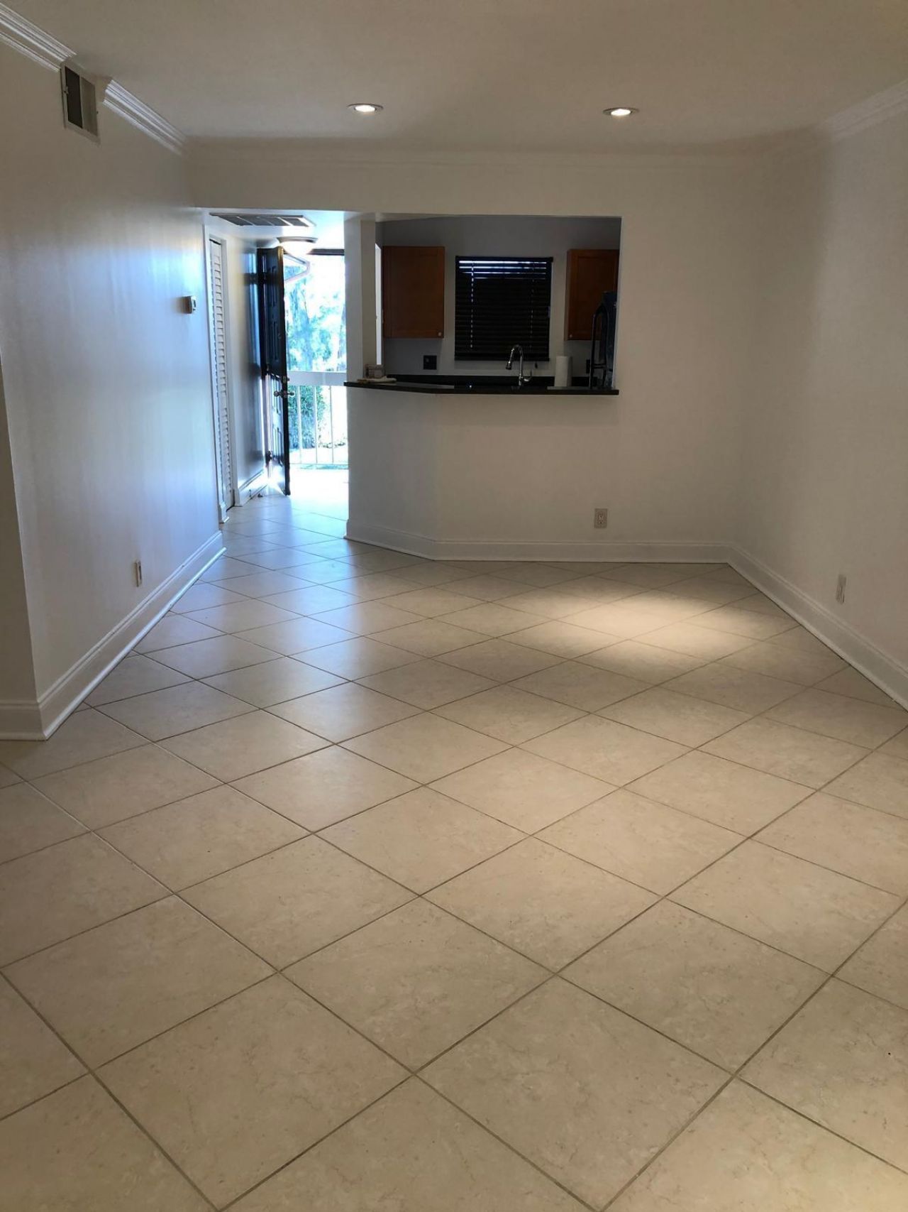 21911 Lake Forest Circle, Unit 204, Boca Raton, FL 33433 Photo