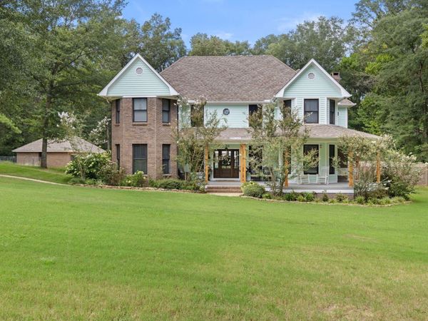 2386 Edgemont Circle, Tupelo, MS 38804