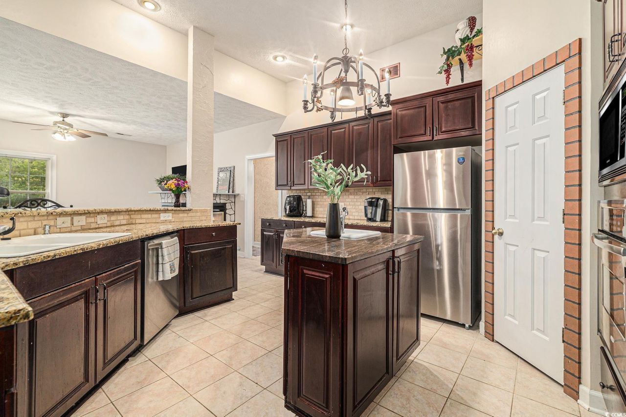 2425 Hunters Trail Photo 32