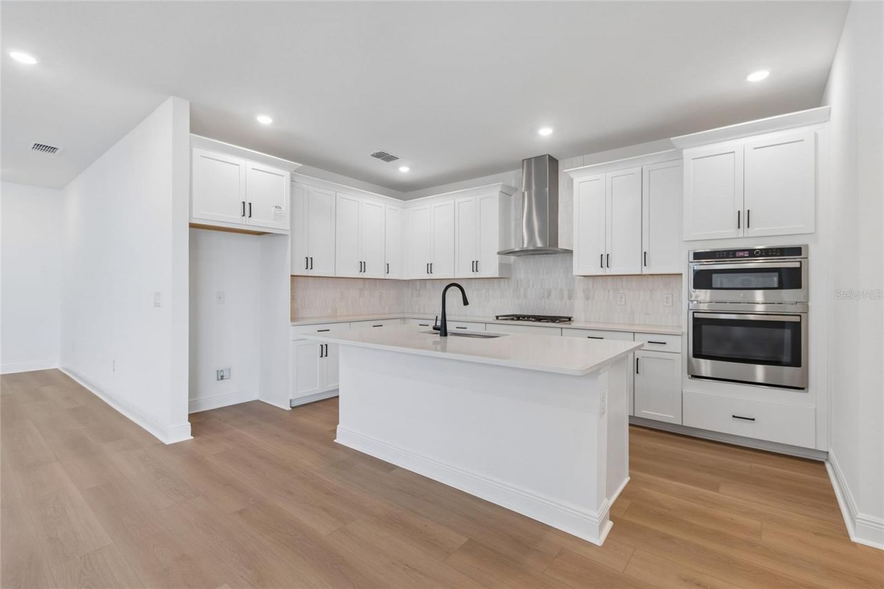 8103 Seaflower Parkway, Bradenton, FL 34210 Photo