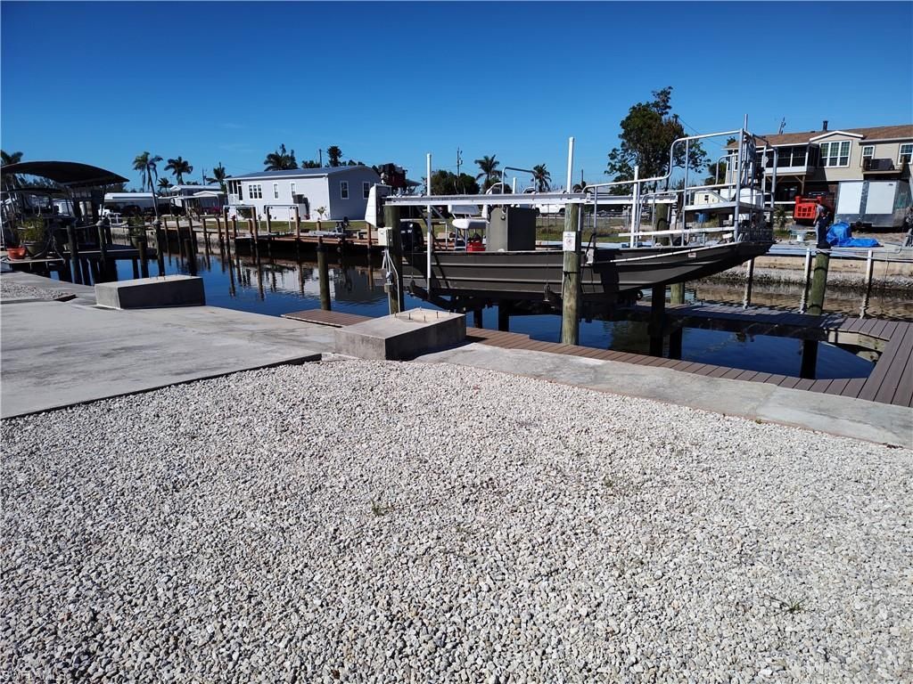 5150 Sandpiper Dr, Saint James City, FL 33956 Photo