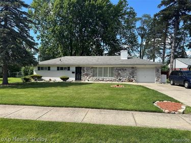 17400 George Washington Drive, Southfield, MI 48075