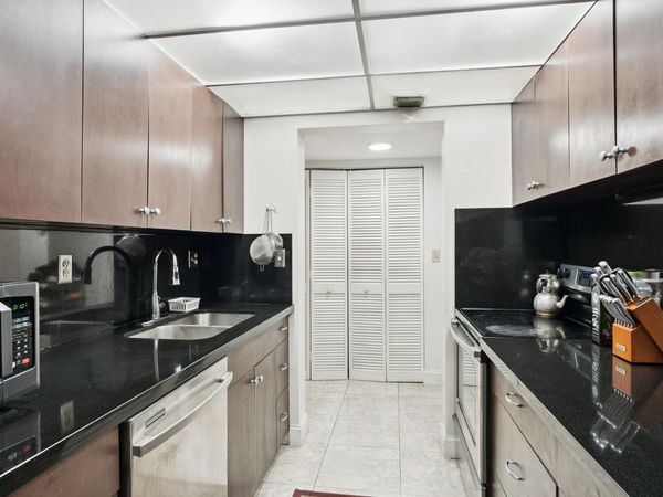 1891 N 61st Avenue, Unit B206, Hollywood, FL 33024