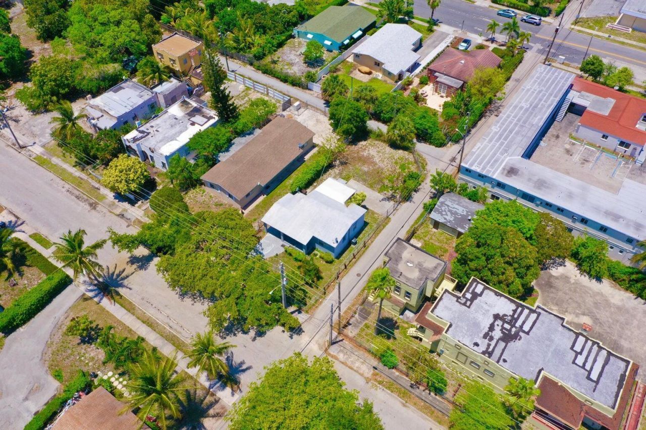 611 35th Street, West Palm Beach, FL 33407 Photo