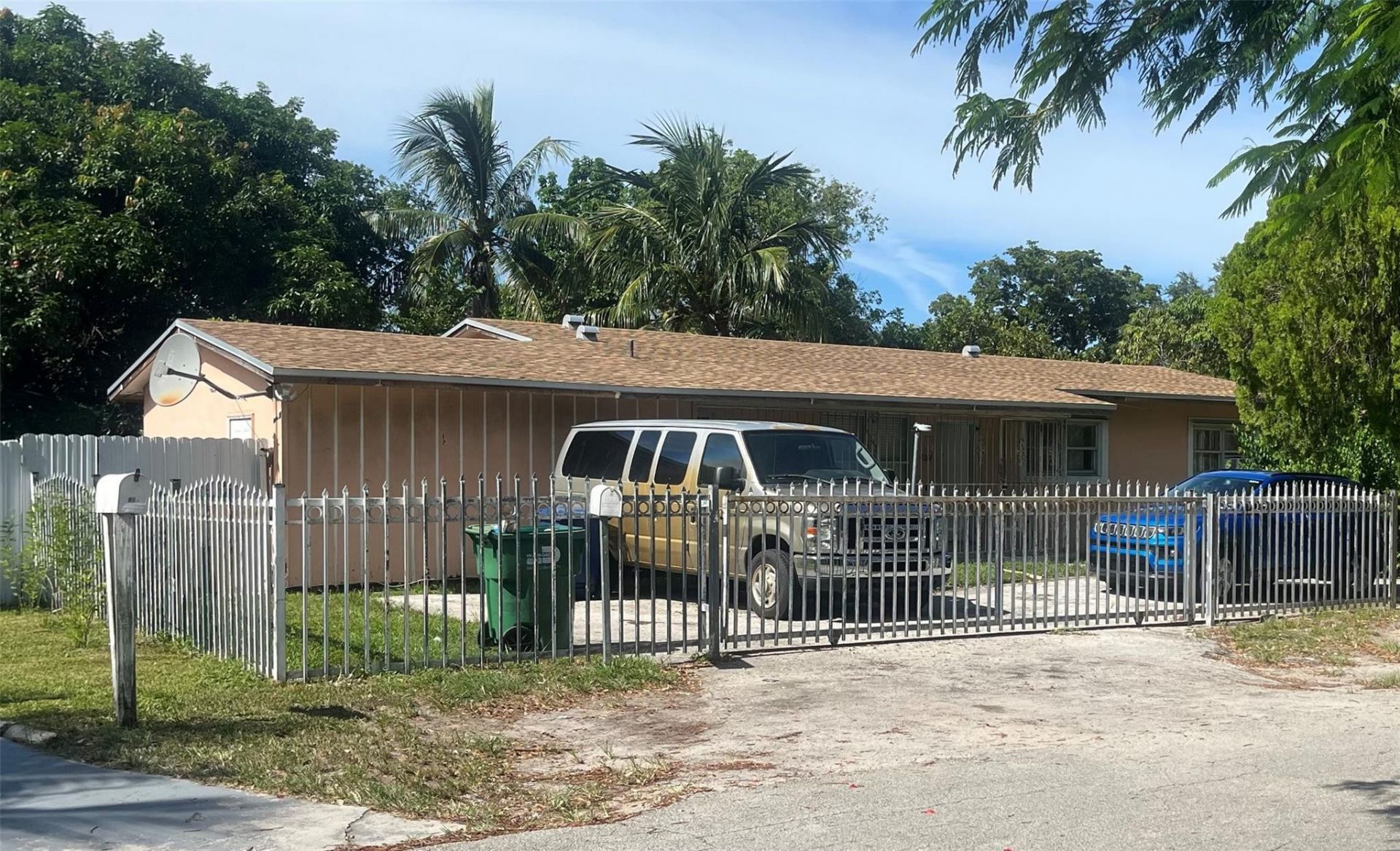 427 NE 160th Street, Miami, FL 33162 Photo