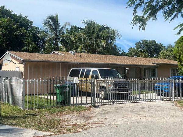 427 NE 160th Street, Miami, FL 33162